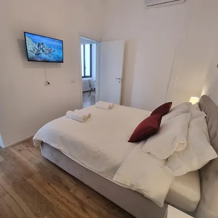 Lizard Apartment Como